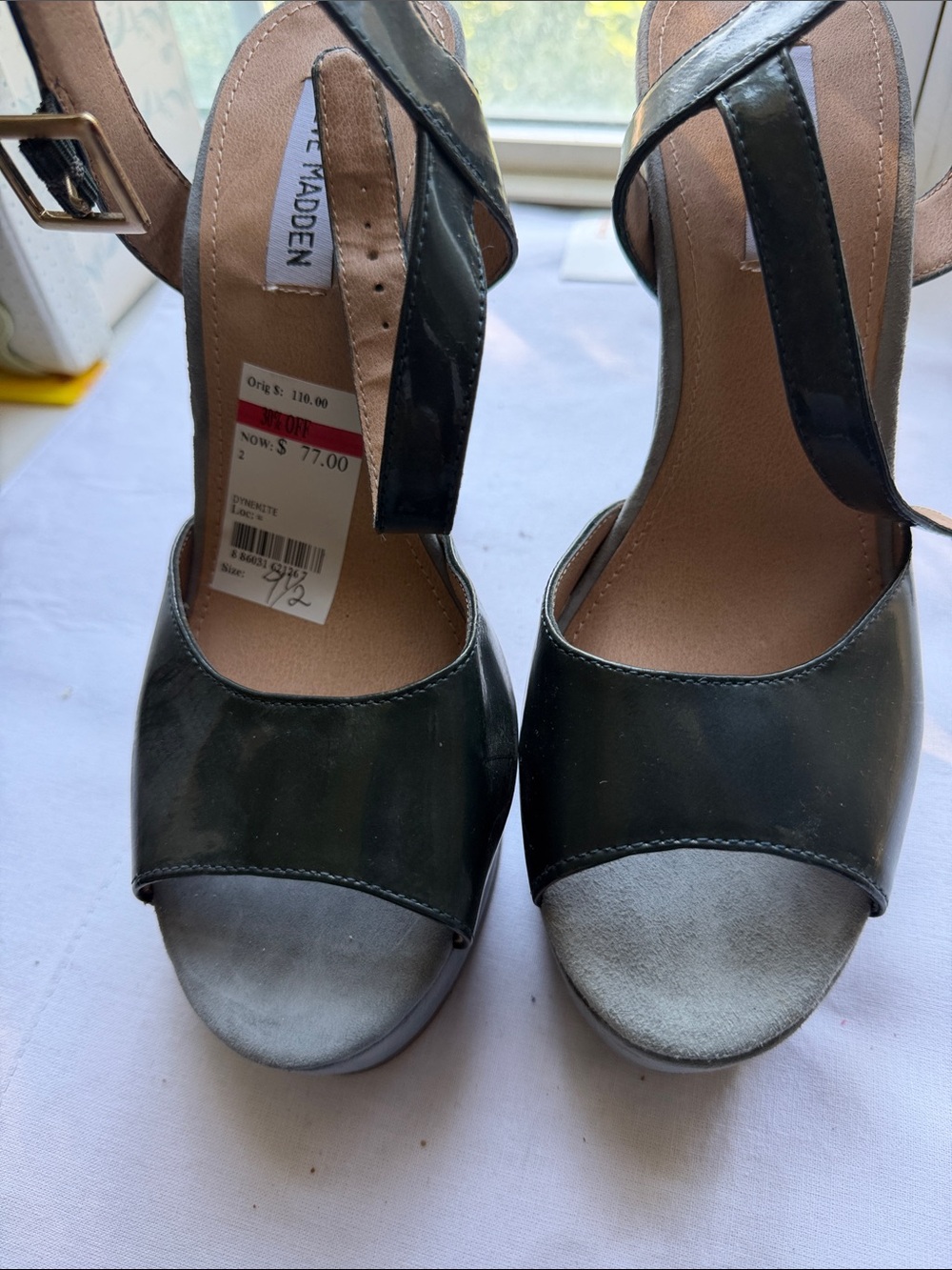 Steve Madden Green Patent Platform Sandals with Ankle Strap